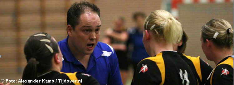 DFS Arnhem strikt trainer Egon Floors voor de Dames
