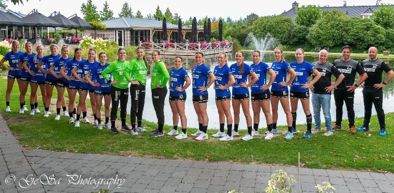 LYNN KUIPERS DEBUTEERT BIJ HANDBAL VENLO OP EUROPEES TONEEL